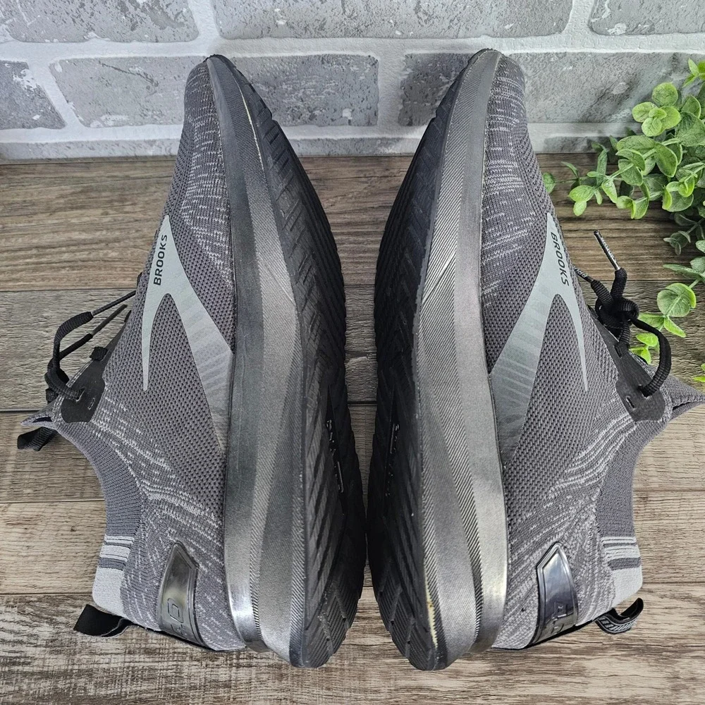 Brooks Levitate 4 Mens Running Shoes Grey Black DNA AMP 1103451D095 Size 12.5